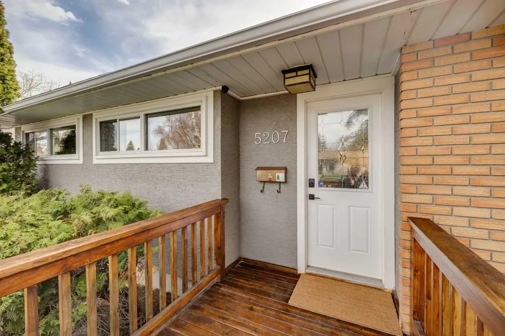 5207 Grove Hill Road SW Calgary AB T3E 4G7