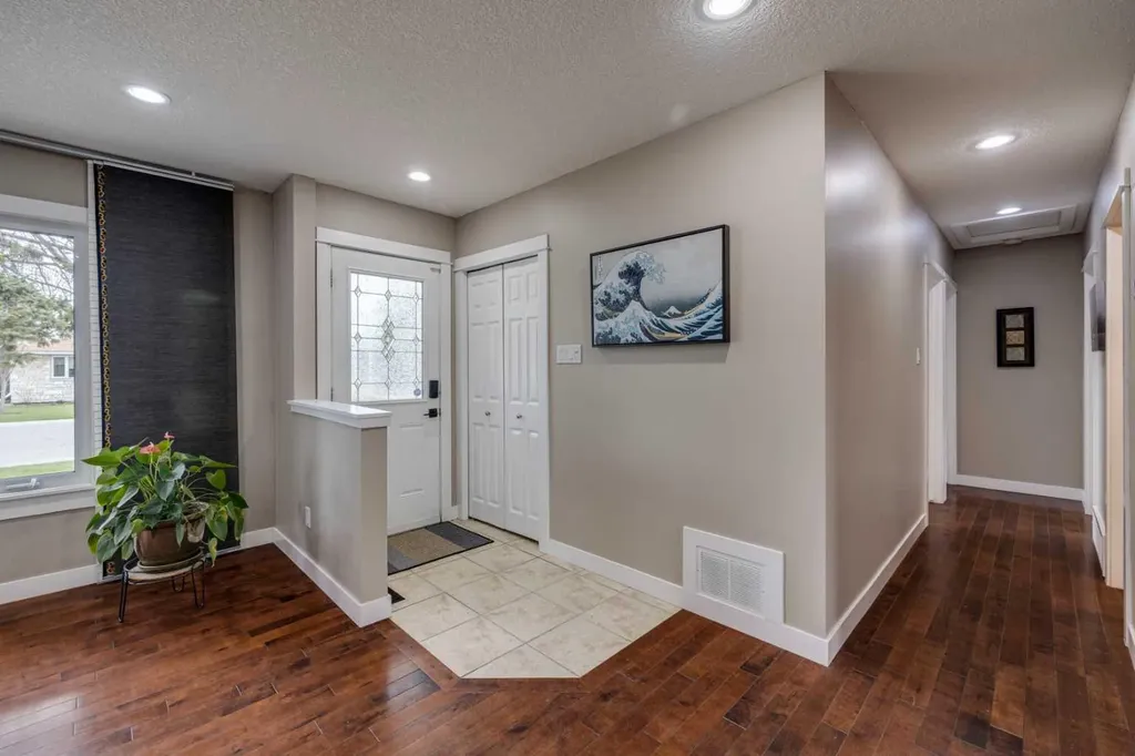 5207 Grove Hill Road SW Calgary AB T3E 4G7