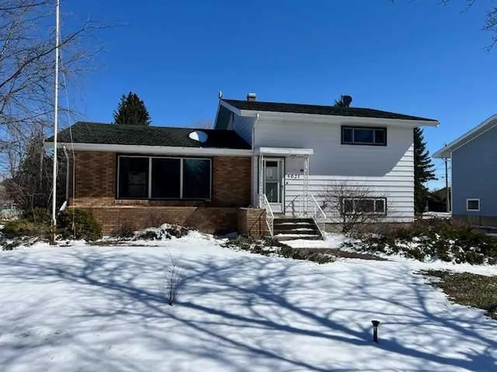 5021 47 Street Daysland AB T0B 1N0
