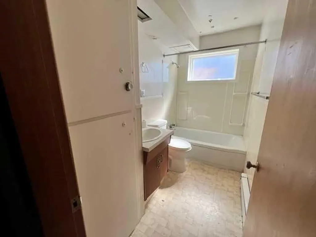 5021 47 Street Daysland AB T0B 1N0