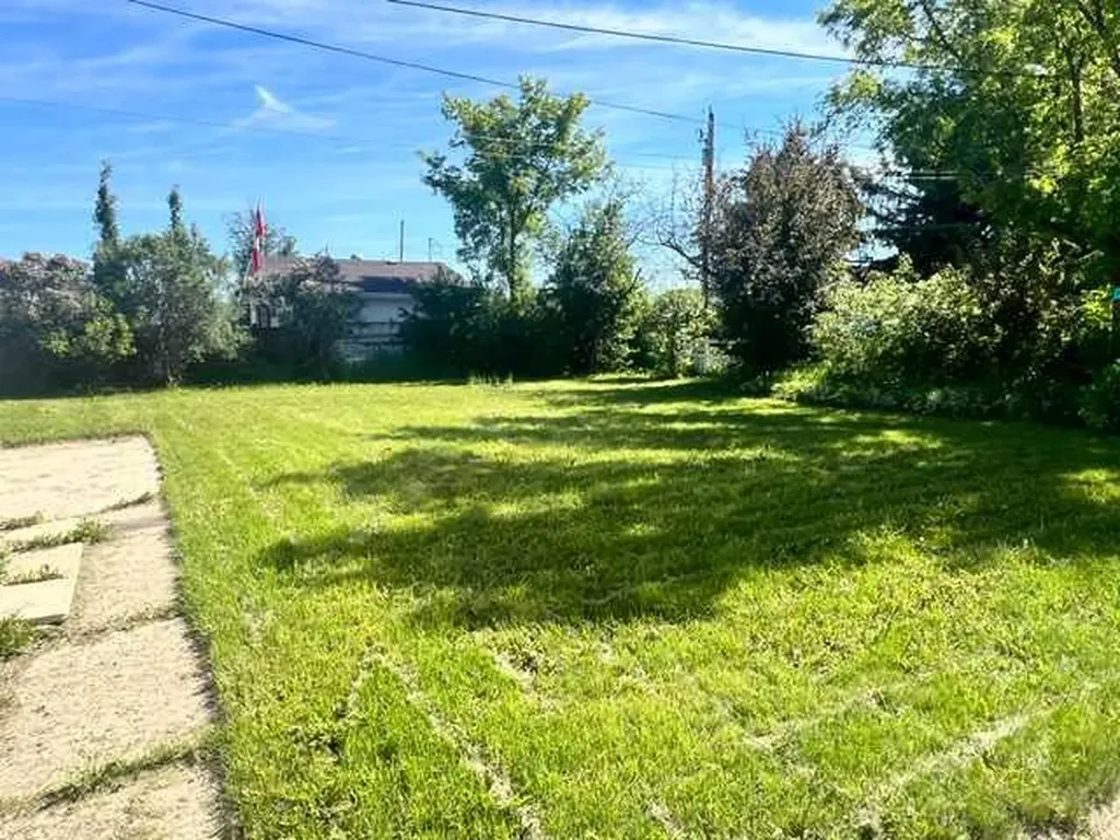 5021 47 Street Daysland AB T0B 1N0