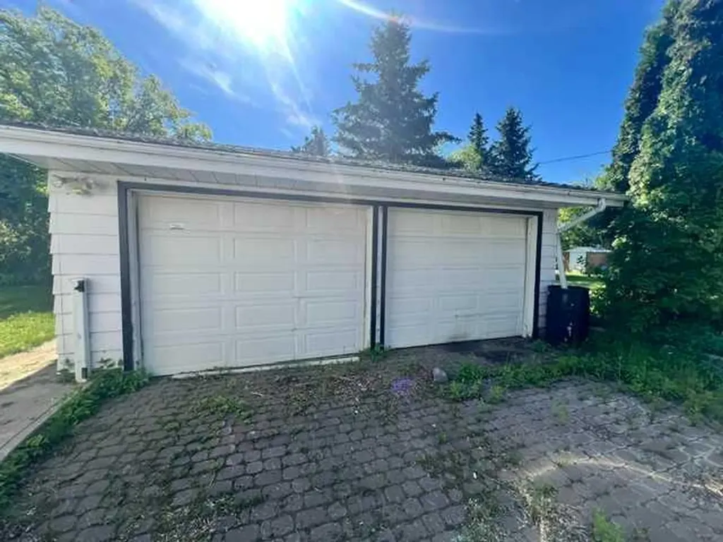 5021 47 Street Daysland AB T0B 1N0