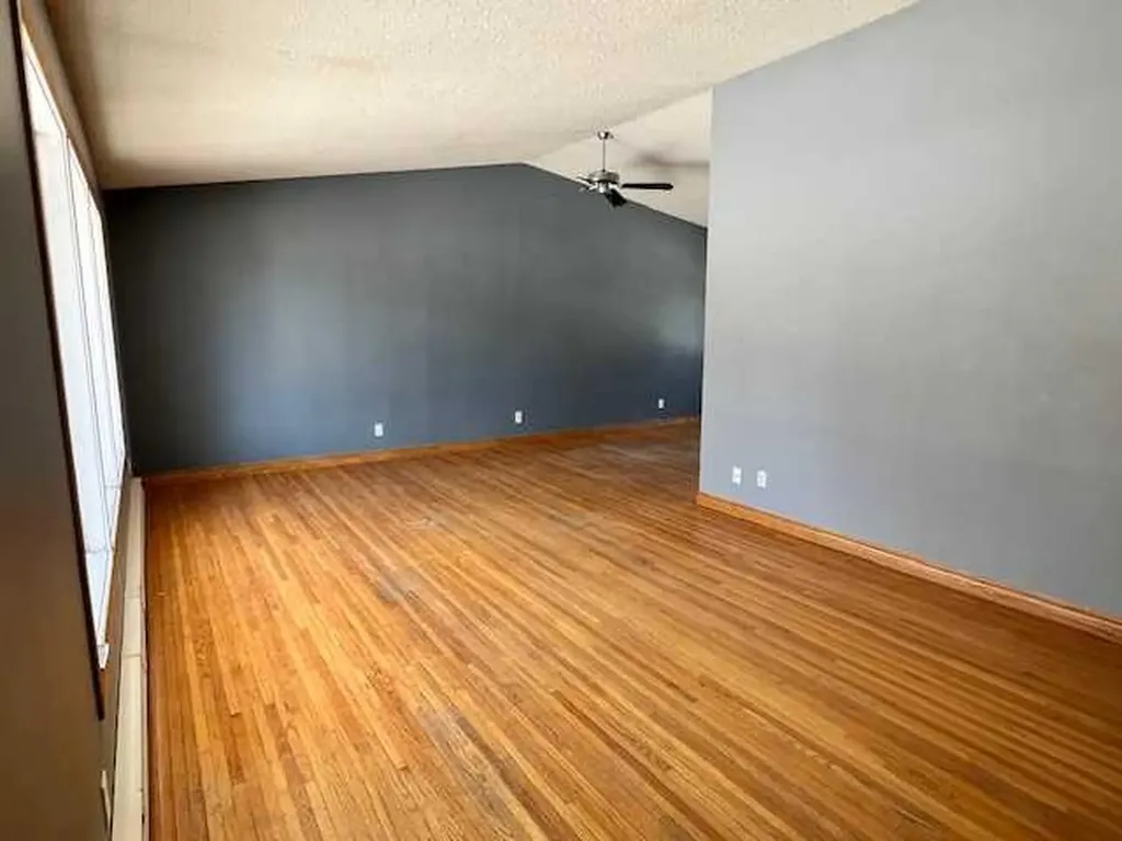 5021 47 Street Daysland AB T0B 1N0