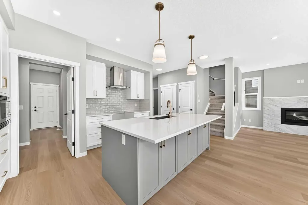 547 Mercado Avenue SE Calgary AB T3M 4C9