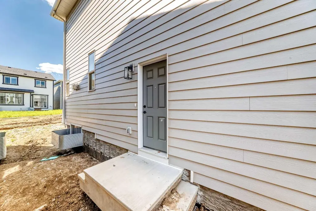 547 Mercado Avenue SE Calgary AB T3M 4C9