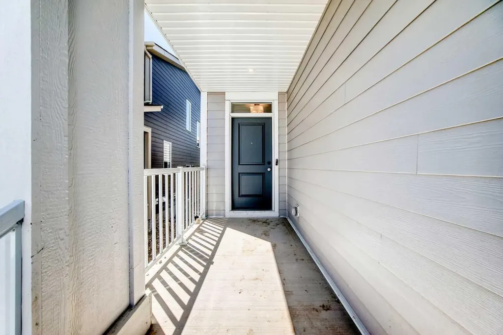 547 Mercado Avenue SE Calgary AB T3M 4C9