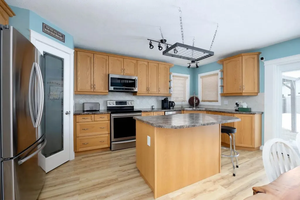 134 Cottonwood Creek Way Fort Mcmurray AB T9K 2T9