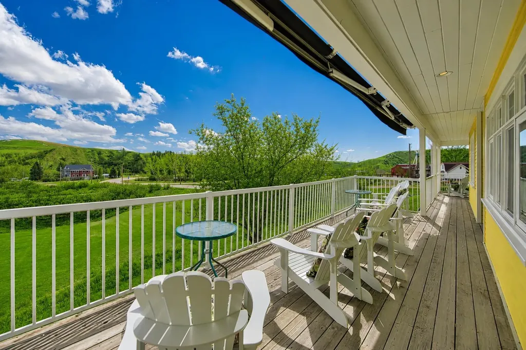 111 Severn Avenue Rosebud AB T0J 2T0