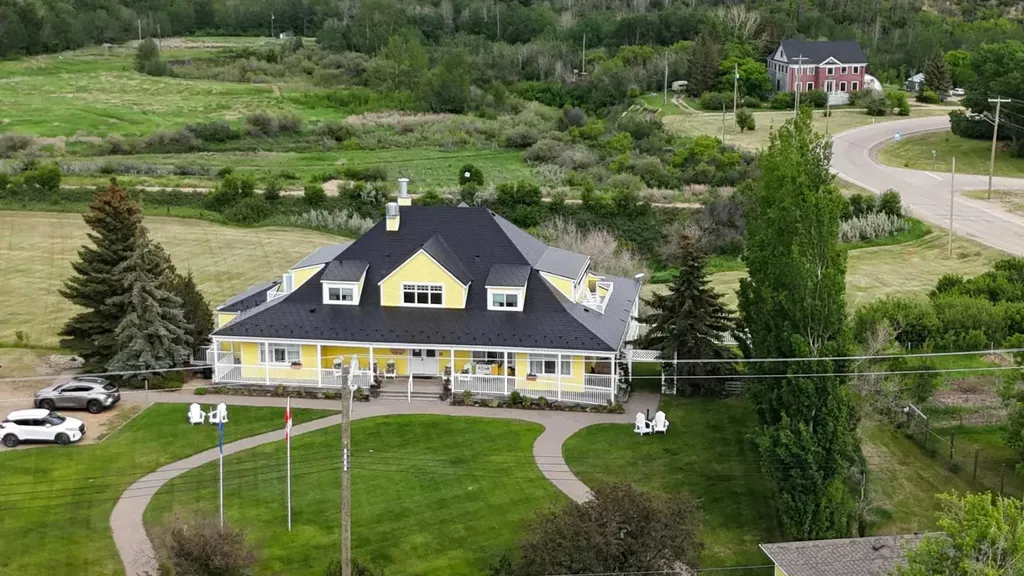 111 Severn Avenue Rosebud AB T0J 2T0