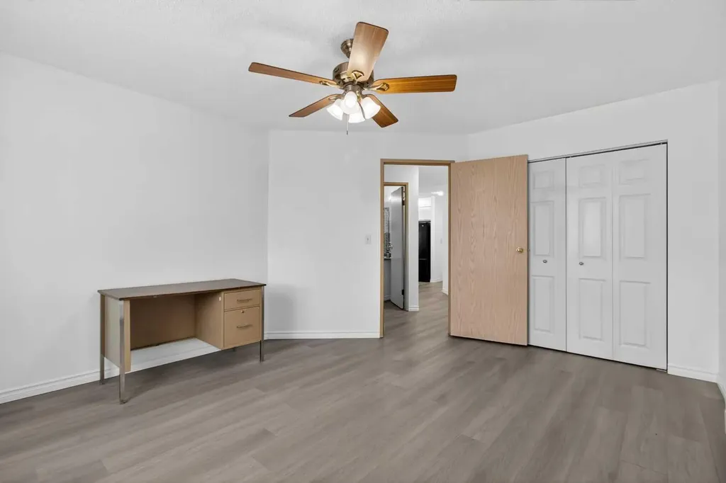 10 Dover Point SE Calgary AB T2P 3K2
