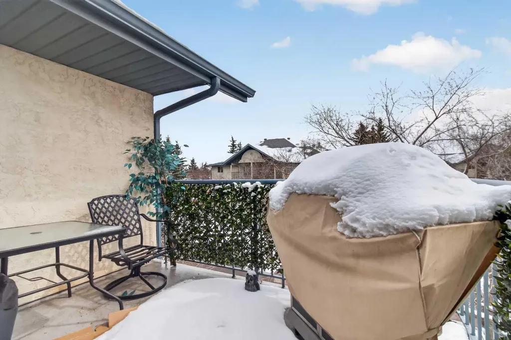 10 Dover Point SE Calgary AB T2P 3K2
