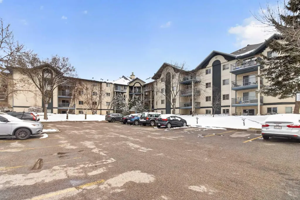 10 Dover Point SE Calgary AB T2P 3K2