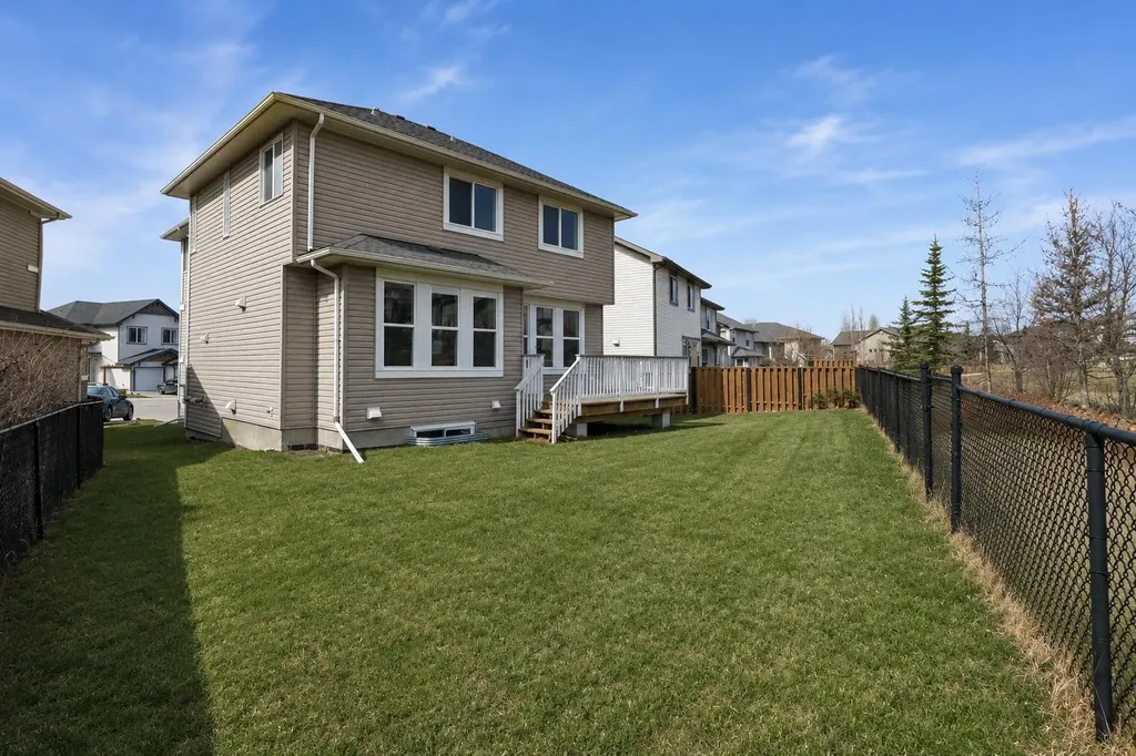 161 Heritage Bay Cochrane AB T4C0L5