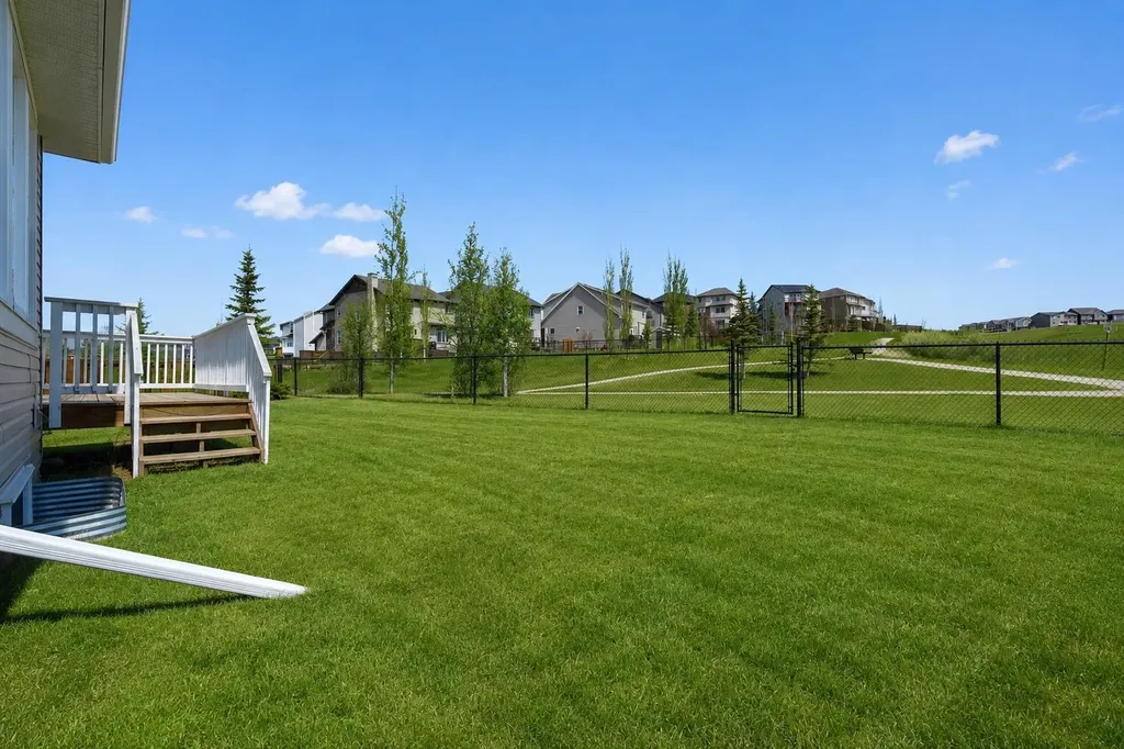 161 Heritage Bay Cochrane AB T4C0L5