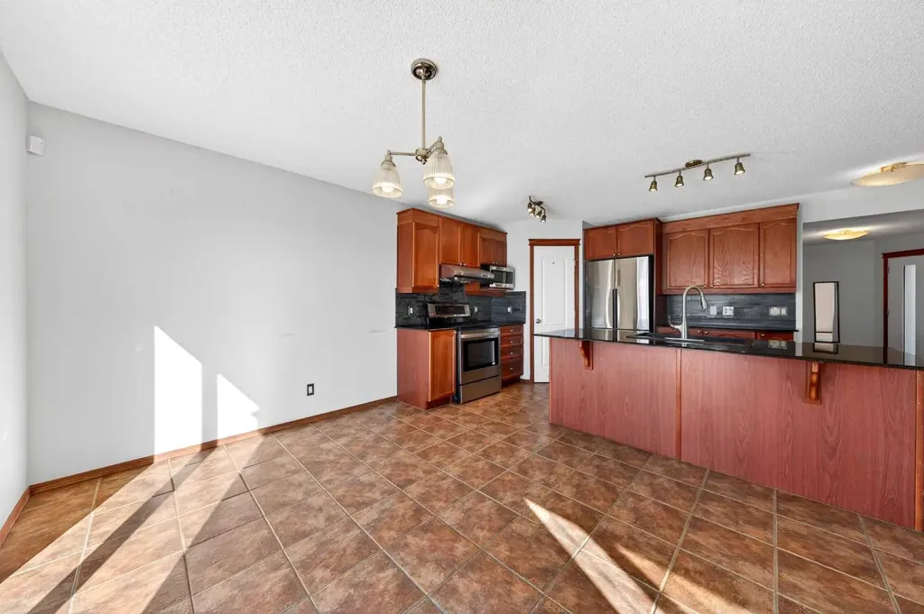 172 Kincora Drive NW Calgary AB T3R 1L5