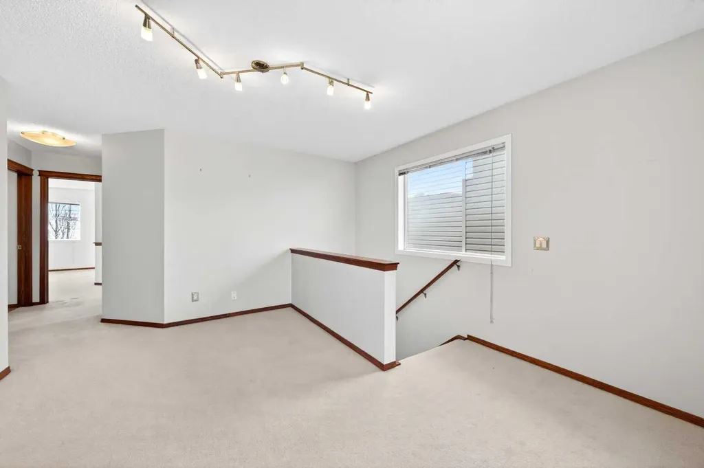 172 Kincora Drive NW Calgary AB T3R 1L5