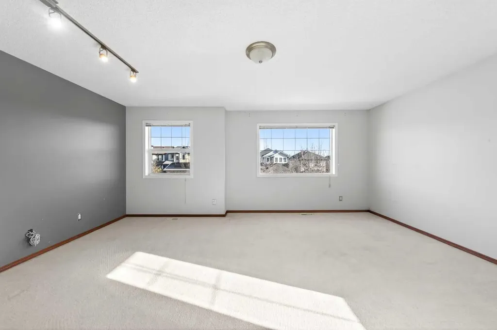 172 Kincora Drive NW Calgary AB T3R 1L5