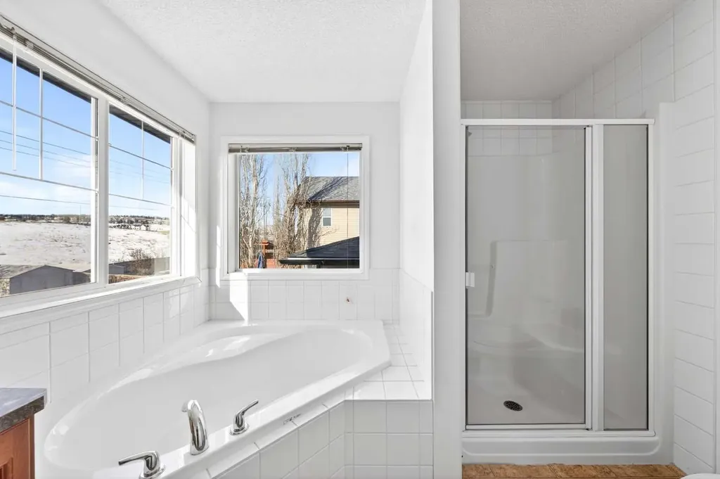172 Kincora Drive NW Calgary AB T3R 1L5