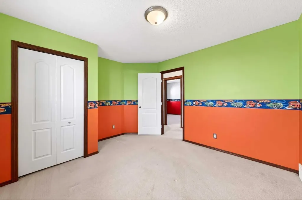 172 Kincora Drive NW Calgary AB T3R 1L5