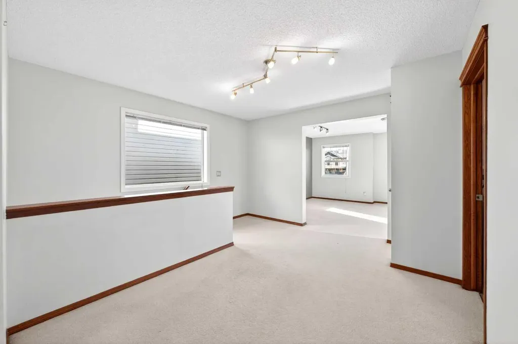 172 Kincora Drive NW Calgary AB T3R 1L5