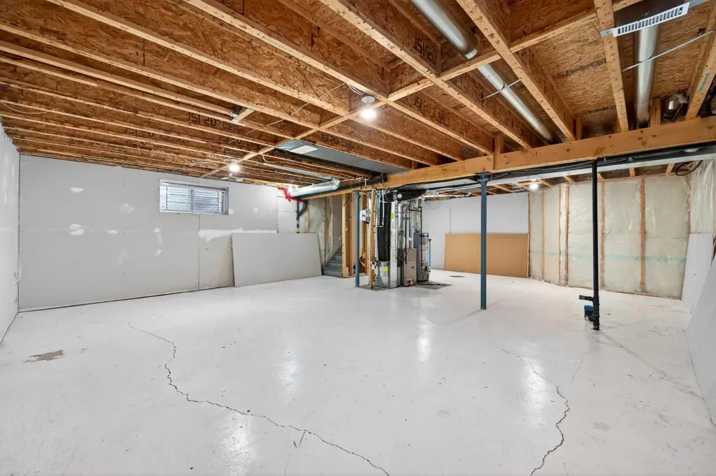 172 Kincora Drive NW Calgary AB T3R 1L5