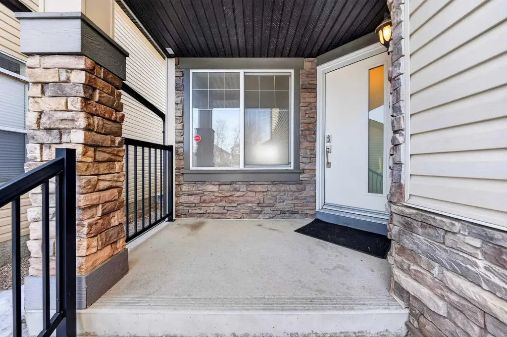 172 Kincora Drive NW Calgary AB T3R 1L5