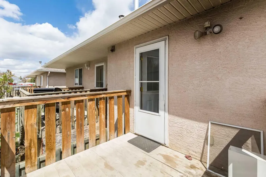 158 Jerry Potts Boulevard W Lethbridge AB T1K 7G7