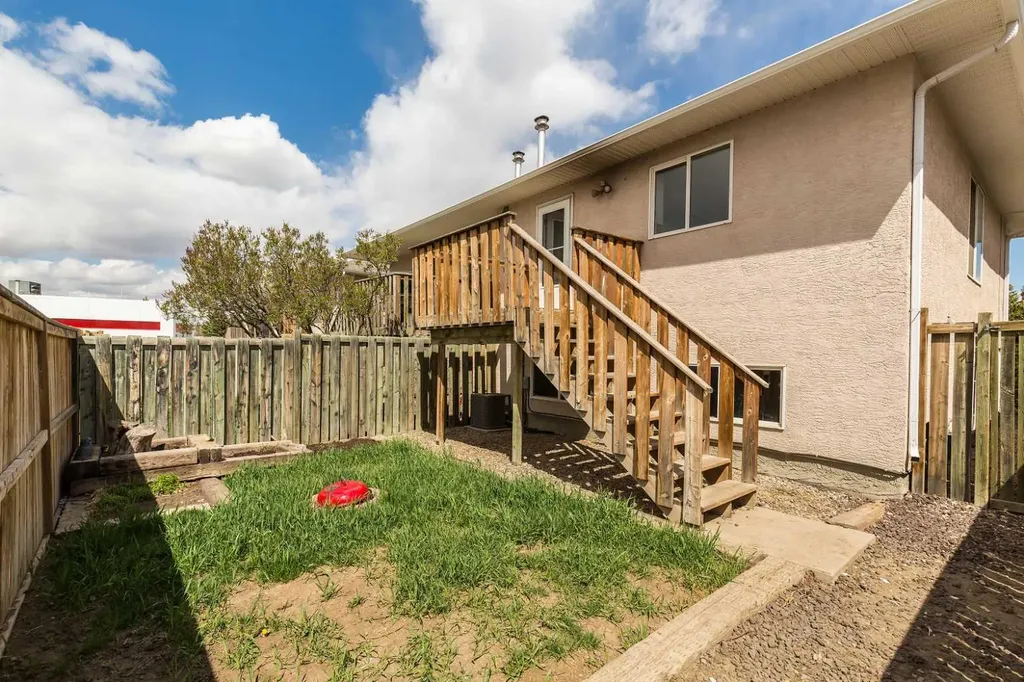 158 Jerry Potts Boulevard W Lethbridge AB T1K 7G7