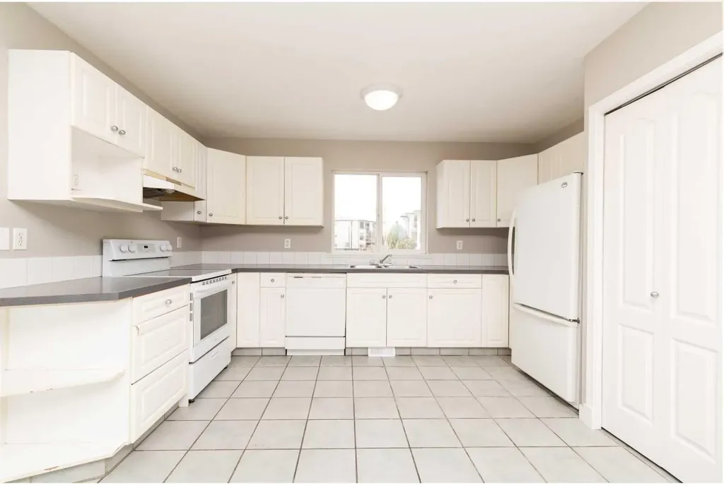 158 Jerry Potts Boulevard W Lethbridge AB T1K 7G7