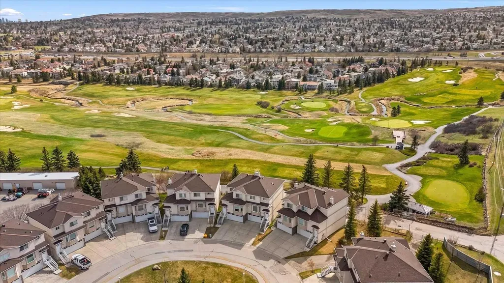 139 Country Hills Gardens NW Calgary AB T3K 5G1