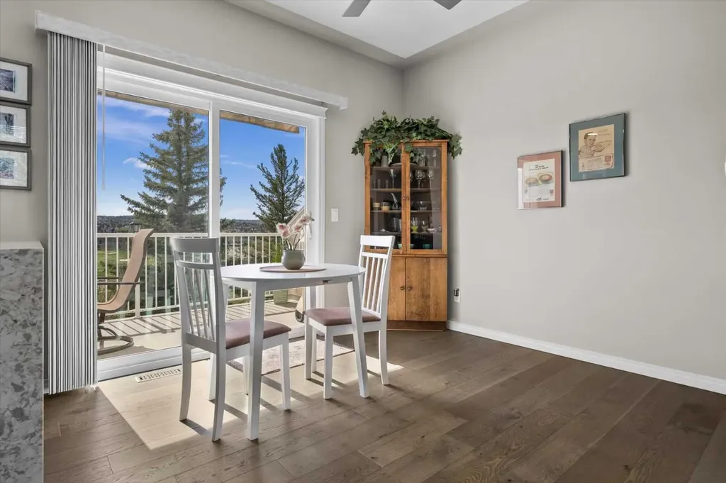 139 Country Hills Gardens NW Calgary AB T3K 5G1