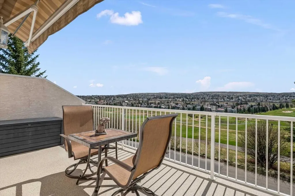 139 Country Hills Gardens NW Calgary AB T3K 5G1
