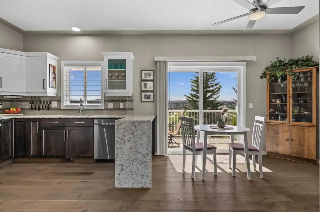 139 Country Hills Gardens NW Calgary AB T3K 5G1