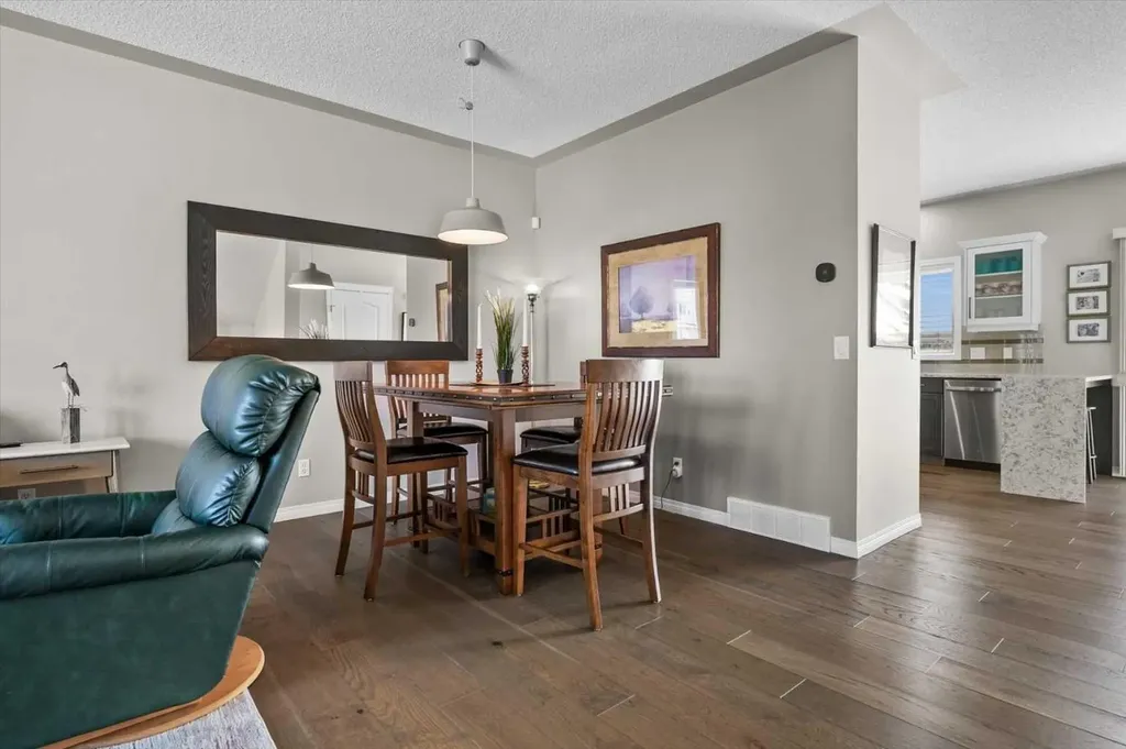 139 Country Hills Gardens NW Calgary AB T3K 5G1