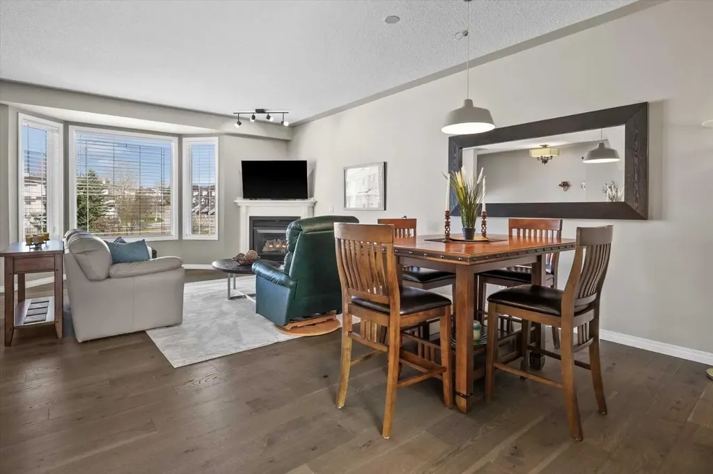 139 Country Hills Gardens NW Calgary AB T3K 5G1
