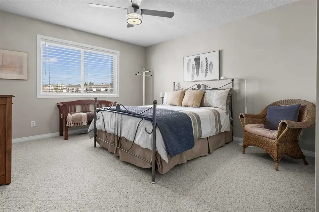 139 Country Hills Gardens NW Calgary AB T3K 5G1