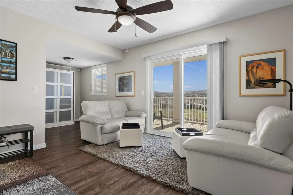 139 Country Hills Gardens NW Calgary AB T3K 5G1