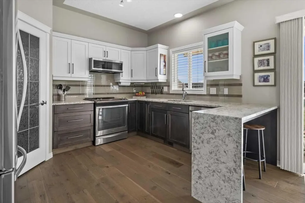139 Country Hills Gardens NW Calgary AB T3K 5G1