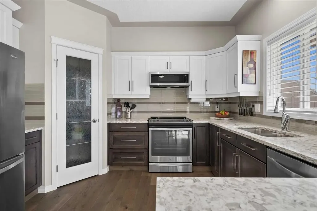 139 Country Hills Gardens NW Calgary AB T3K 5G1
