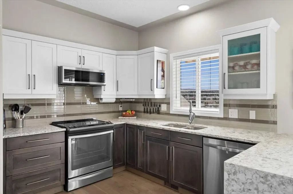 139 Country Hills Gardens NW Calgary AB T3K 5G1