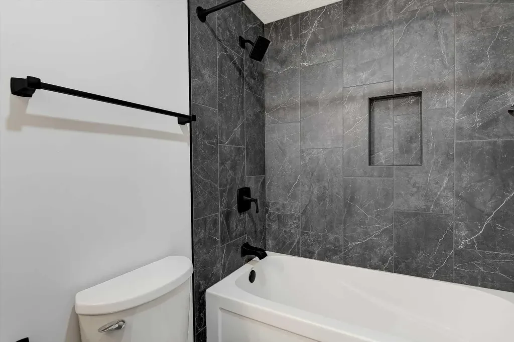 8633 102 Avenue Grande Prairie AB T8X 0B5