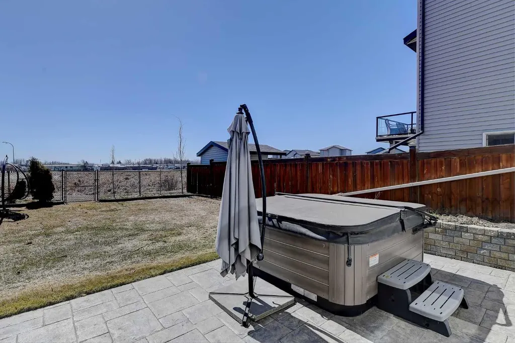 8633 102 Avenue Grande Prairie AB T8X 0B5