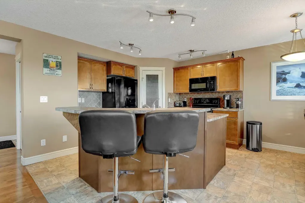 8633 102 Avenue Grande Prairie AB T8X 0B5