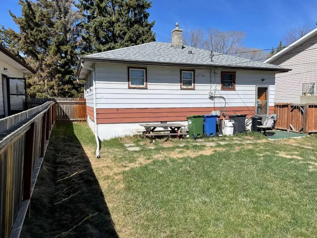 3409 52 Avenue Red Deer AB T4N 4J3