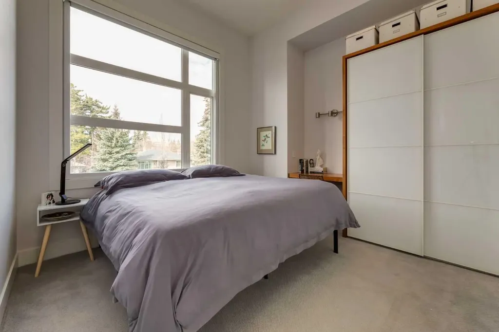2210 Victoria Crescent NW Calgary AB T2M4E2