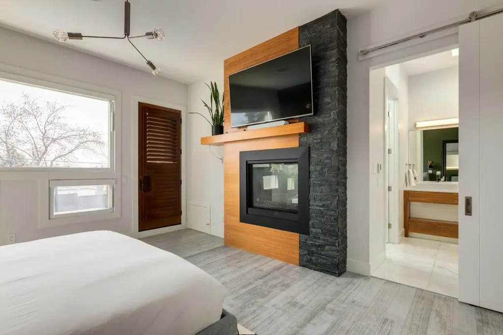 2210 Victoria Crescent NW Calgary AB T2M4E2