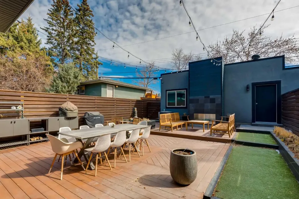 2210 Victoria Crescent NW Calgary AB T2M4E2