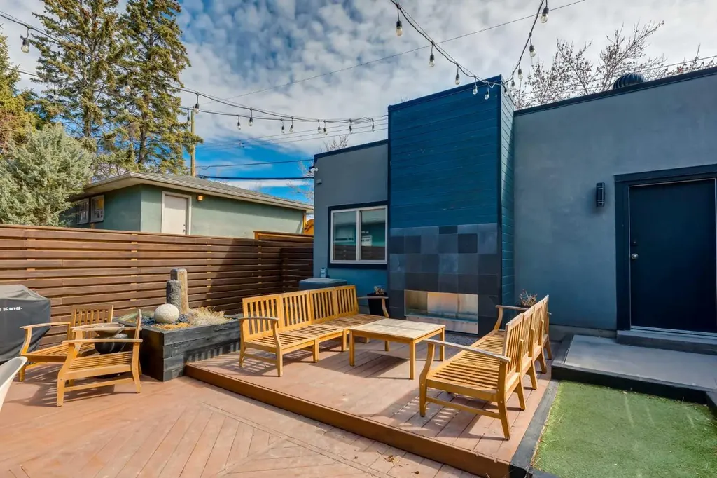 2210 Victoria Crescent NW Calgary AB T2M4E2