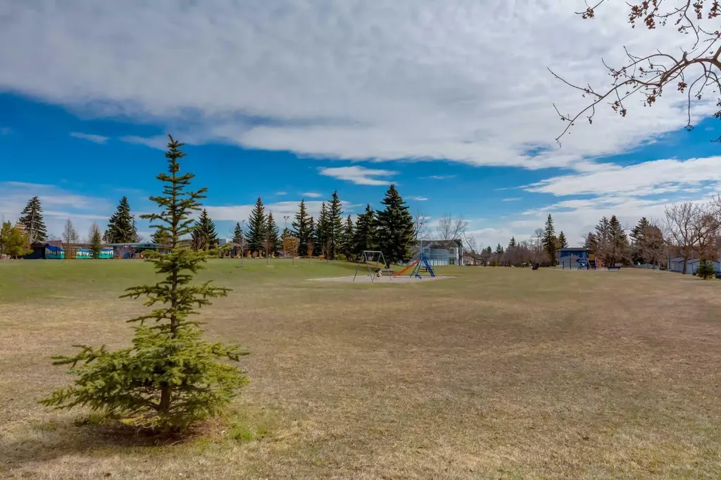 2210 Victoria Crescent NW Calgary AB T2M4E2