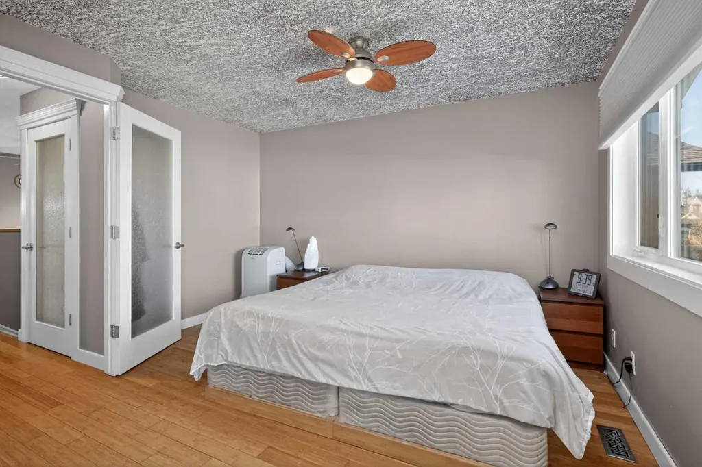 13 Taraglen Road NE Calgary AB T3J 2N7